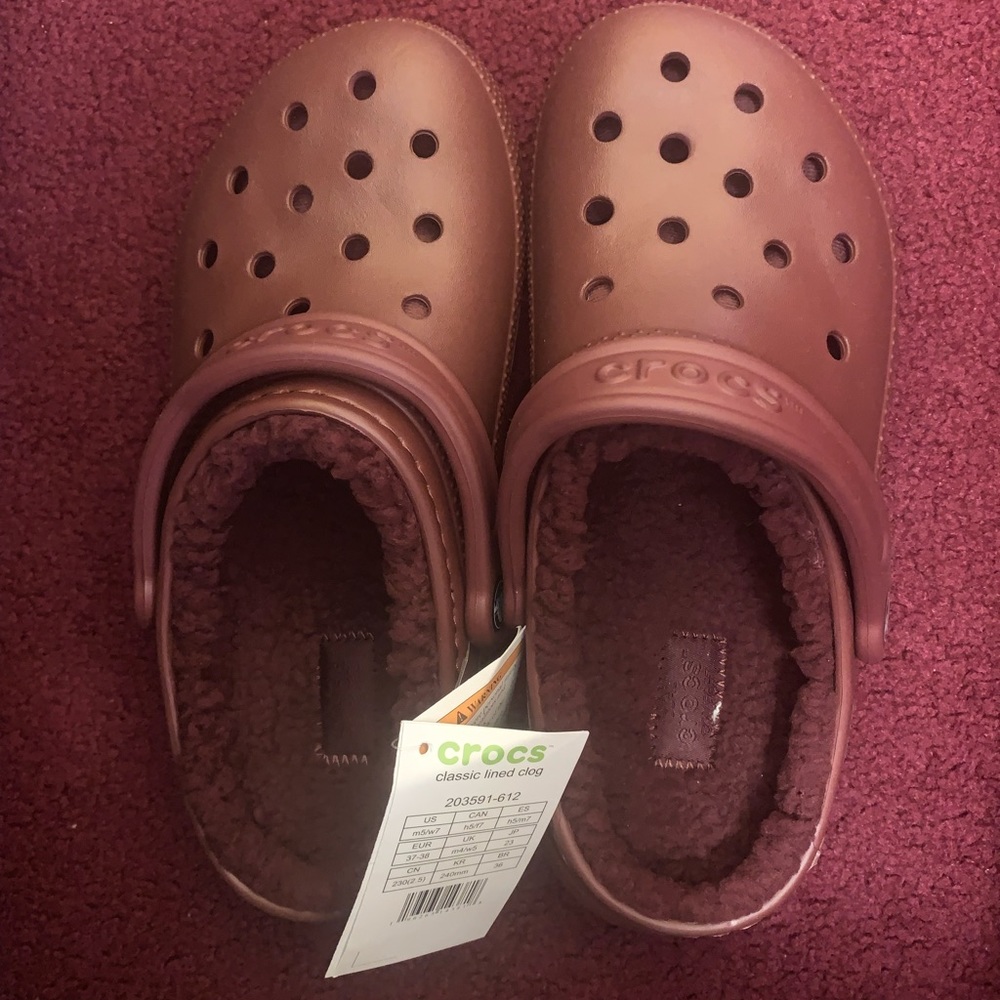 Burgundy Fur-Lined Crocs